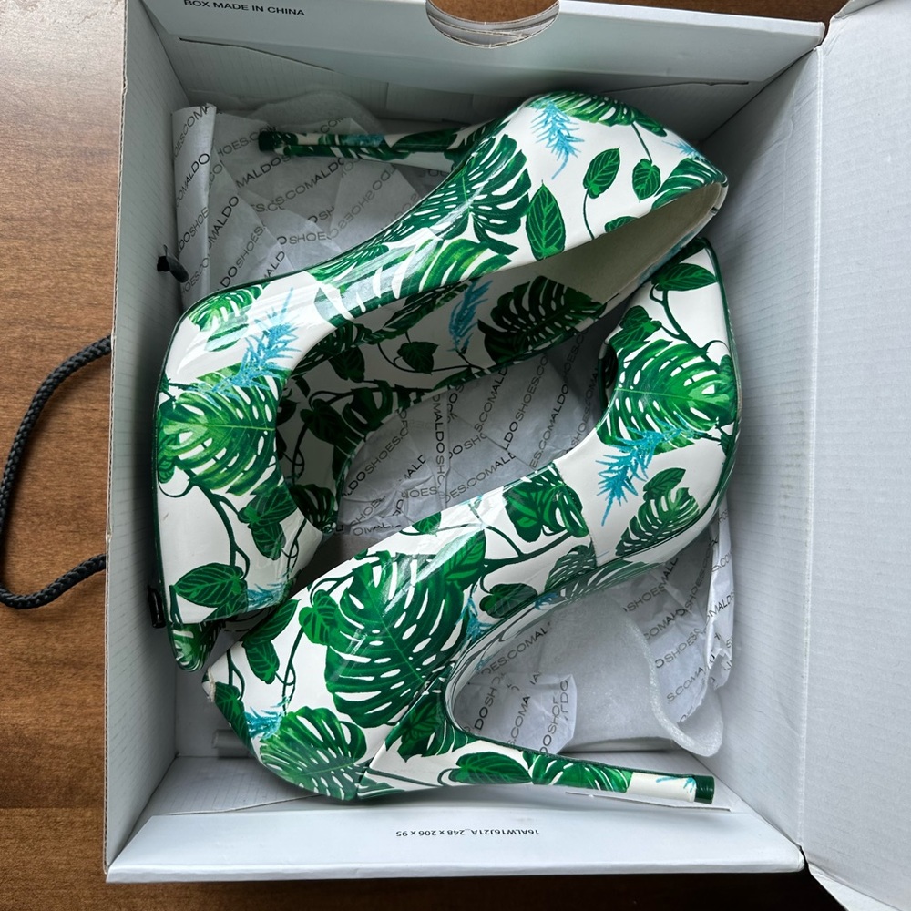 Aldo Green Palm Pumps 8.5
